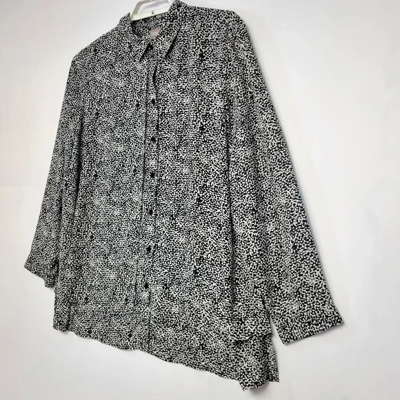 Chicos Shirt Womens XL Black White Animal Print Button Front Long Sleeve Top Mod - Picture 7 of 15